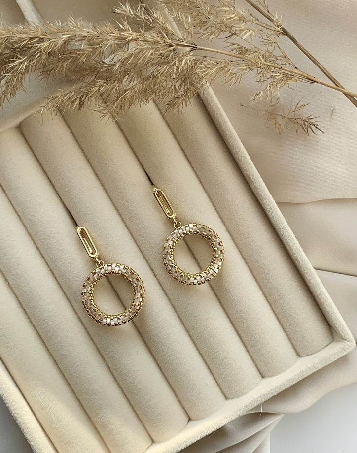 Серьги кольца из бисера