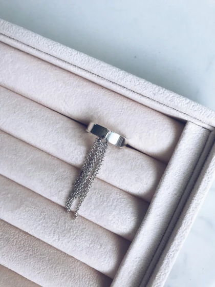 Серебряное кольцо «С кисточкой» 5 мм ручной работы.