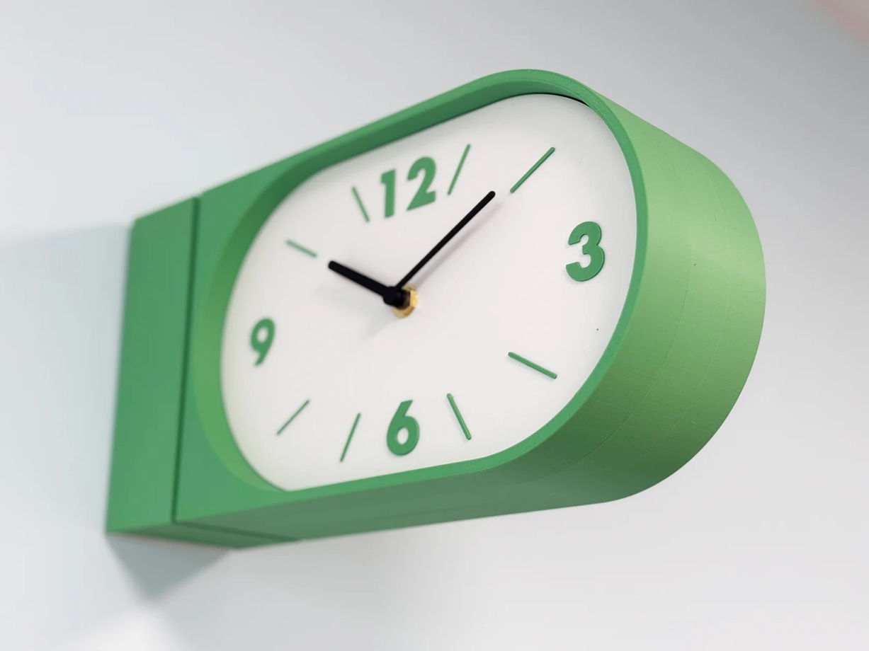 Настенные двусторонние часы, зелёная трава
