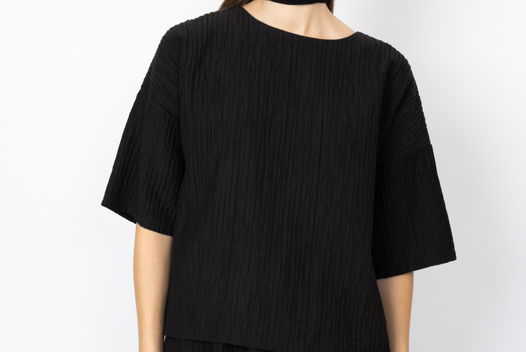 Топ из фактурной ткани чёрного цвета
