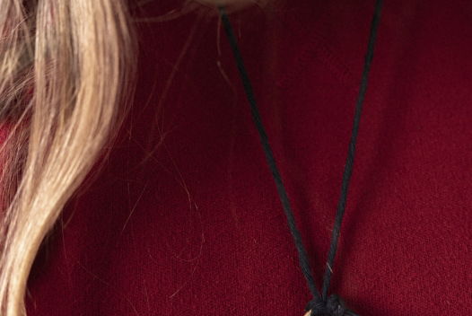 Бронзовый кулон на шнурке