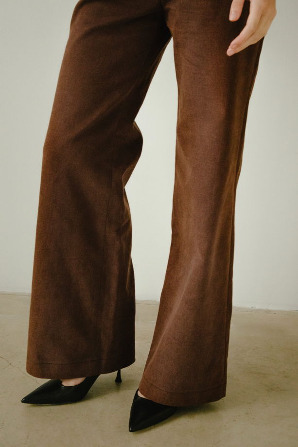 Женские брюки-клеш из денима на высокой талии