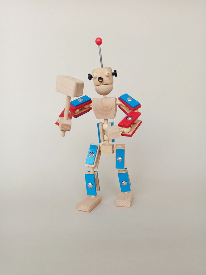 Робот-конструктор из дерева