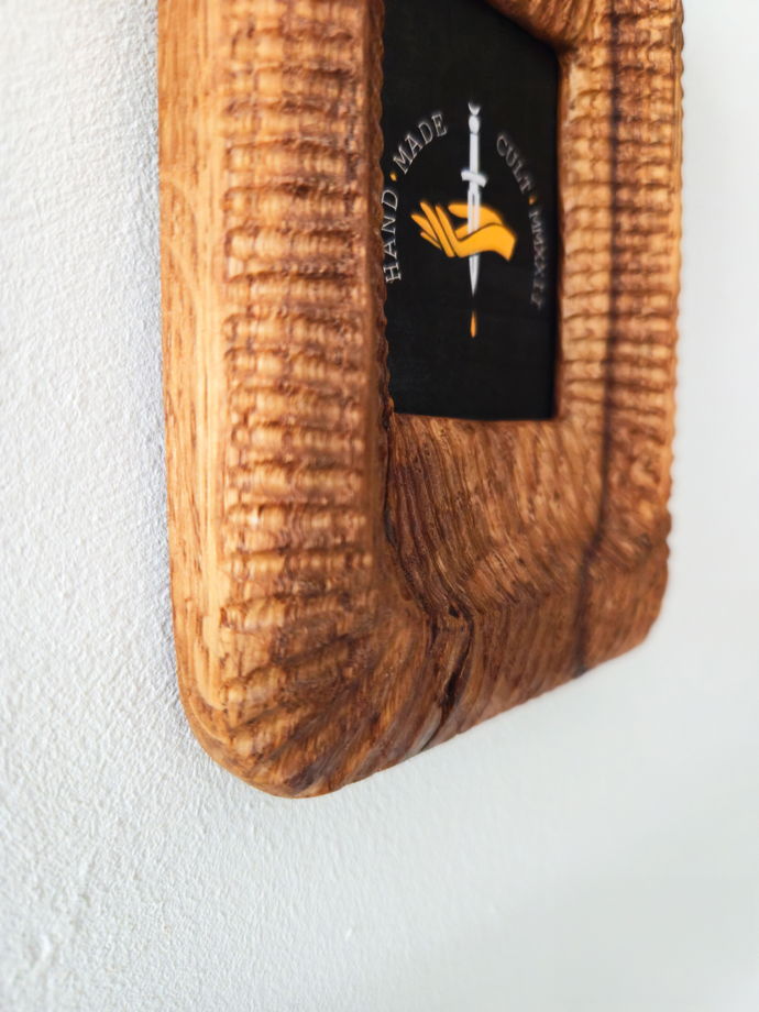 Резная рамка из дуба