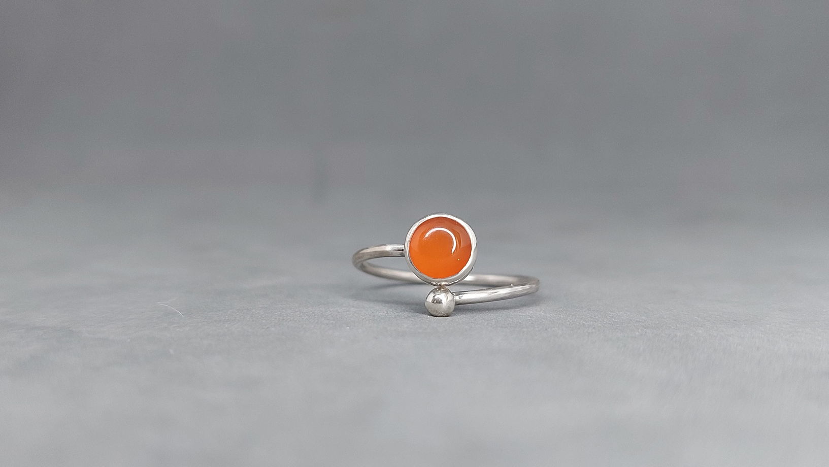 Кольцо с оранжевым халцедоном "Сила огня", размер 15 - 19,5