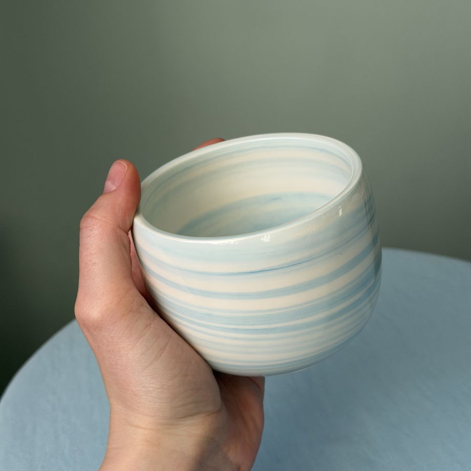Чашка бело-голубая ручной работы без ручки, "Нерияги"