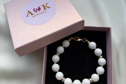 Браслет из белого агата