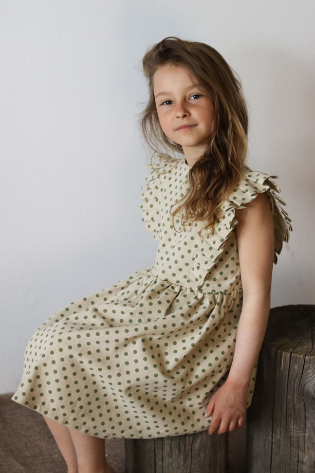 Льняное детское платье с воланами