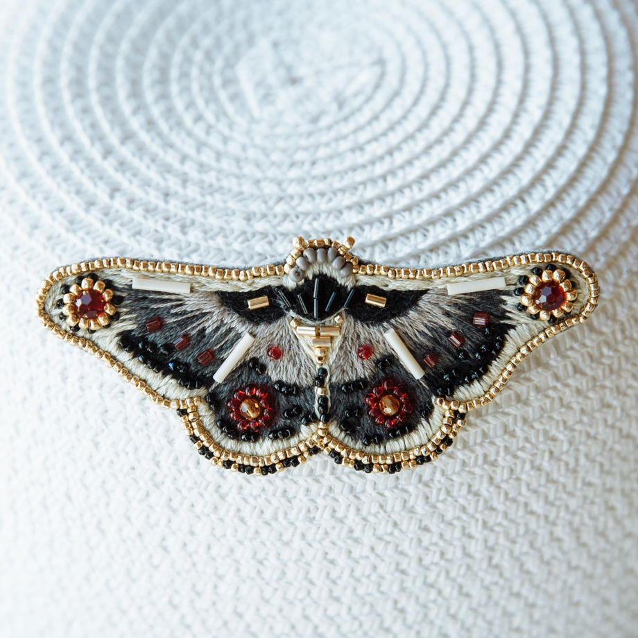 Брошь бабочка «Павлиноглазка» (под заказ)