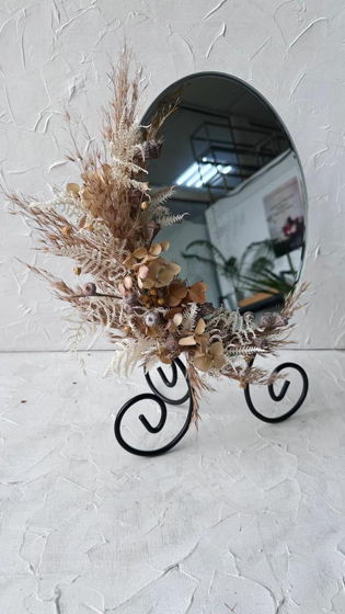 Интерьерное зеркало с сухоцветами