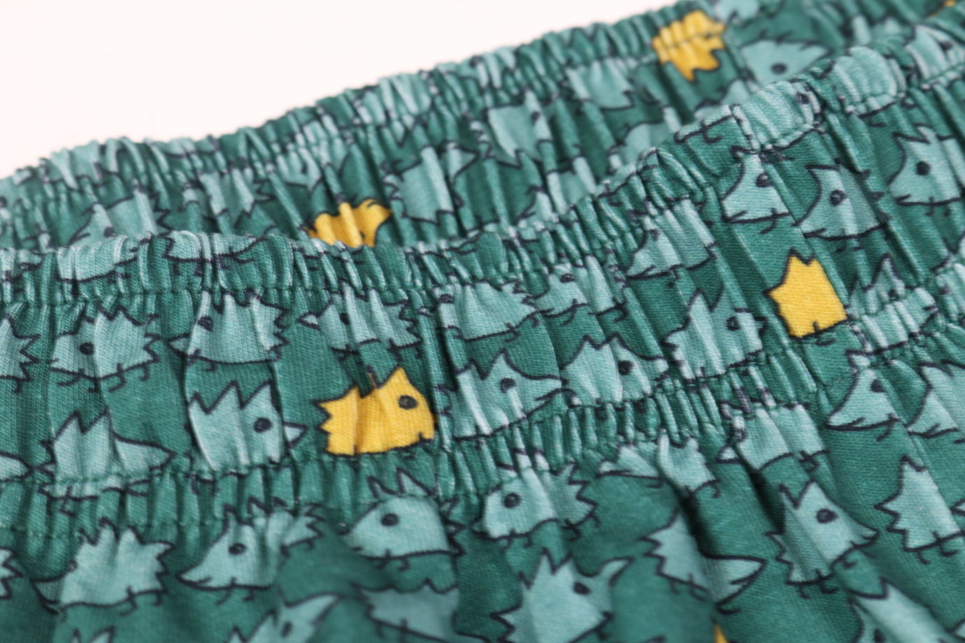 Детские трикотажные штаны из хлопка на заказ с дизайном «Зеленые ежики»