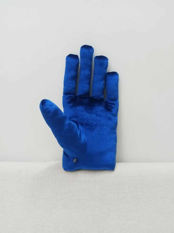 Синяя рука ✋🏻  Интерьерный декор, подушка.
