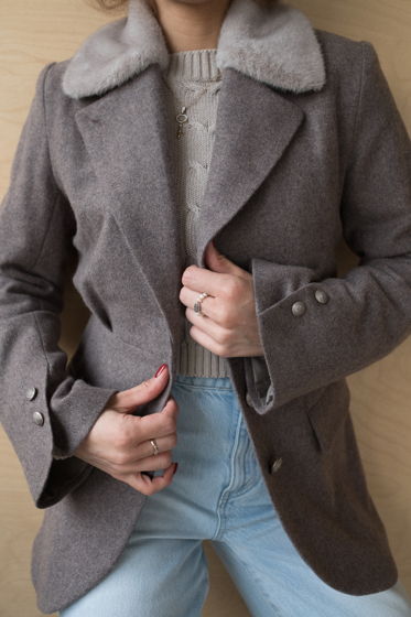 Фланелевое полупальто-жакет "БЕЙБИ" дымчатого цвета с вышивкой