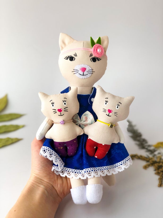Игровой кукольный набор "Кошка с котятами"