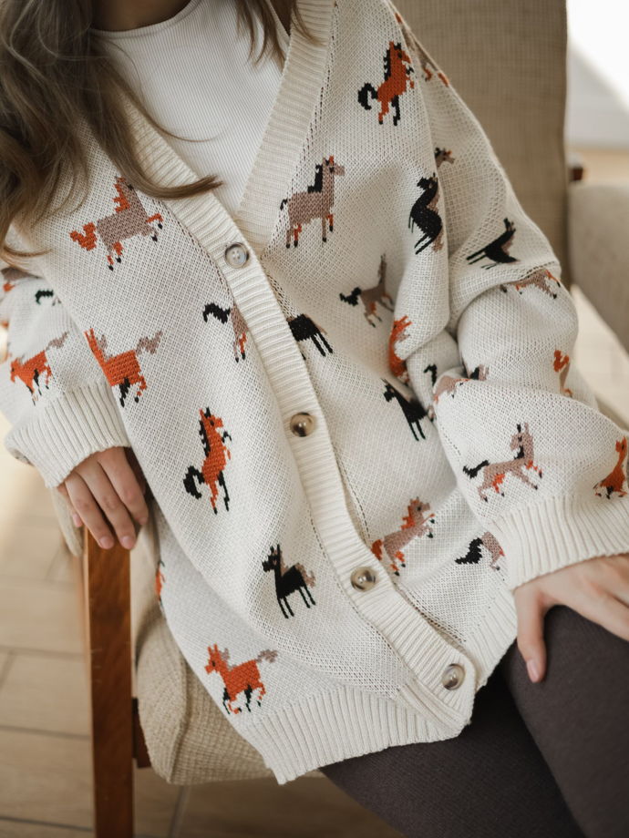 Кардиган с лошадками