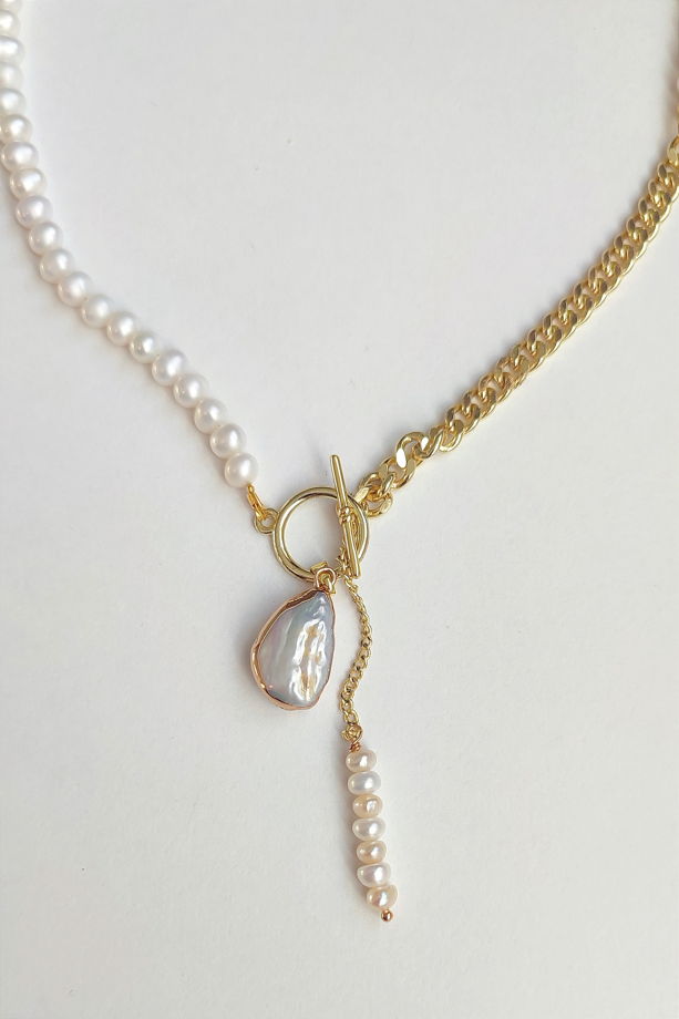 Чокер из жемчуга