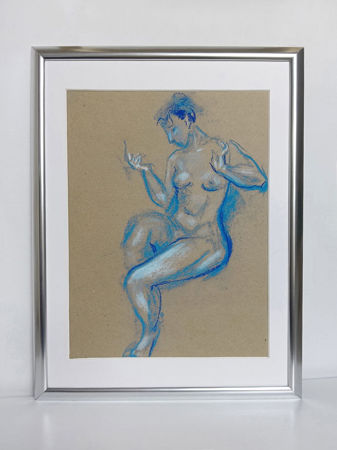 Обнаженная натура в голубых тонах . Интерьерная картина в раме с паспарту.