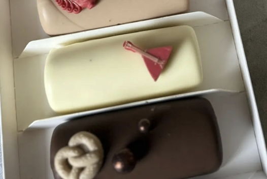 Сырки творожные в шоколаде. Ассорти. Десерт к Пасхе