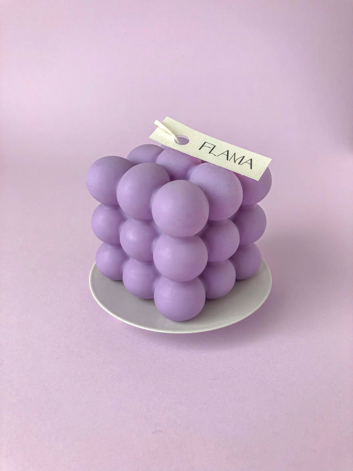 Свеча соевая фиолетовая в форме куба (бабл) для интерьера, подарка и декора дома ручной работы Flama