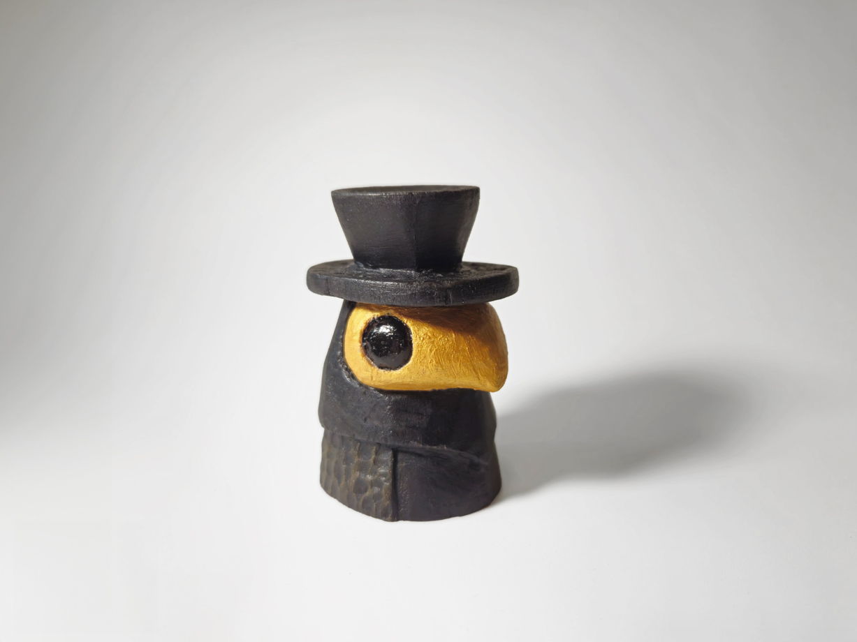 Деревянные статуэтки "Чумной доктор"