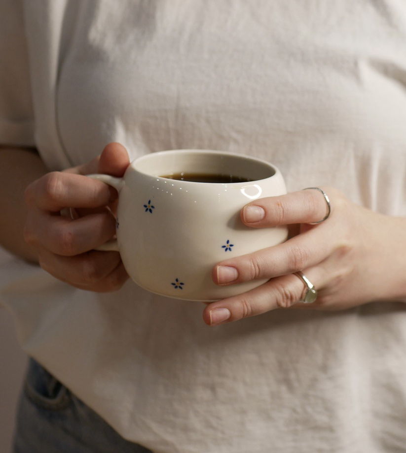 Чашка белая ручной работы с росписью, "Лён"