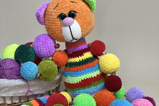 Вязаная игрушка вязаный полосатый кот