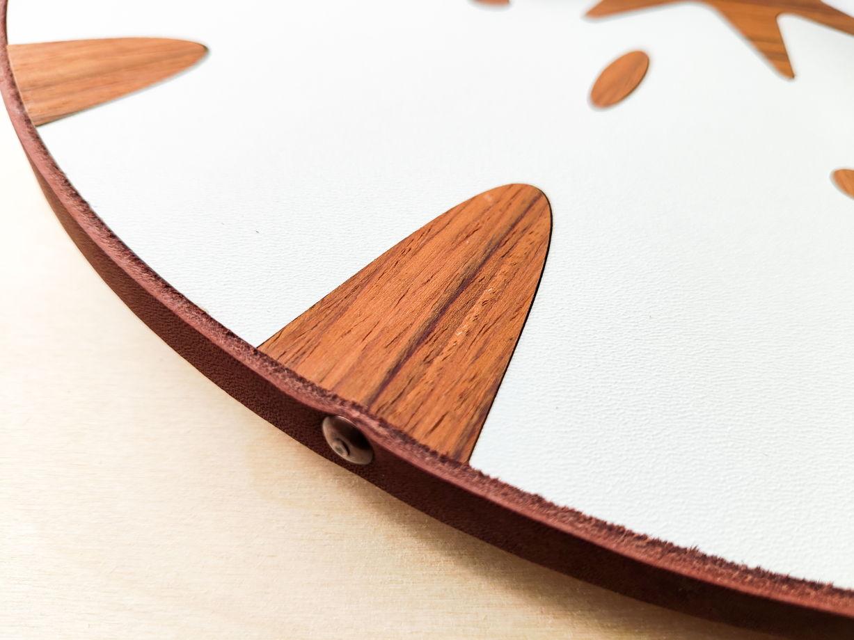 Современные настенные часы из дерева 35см