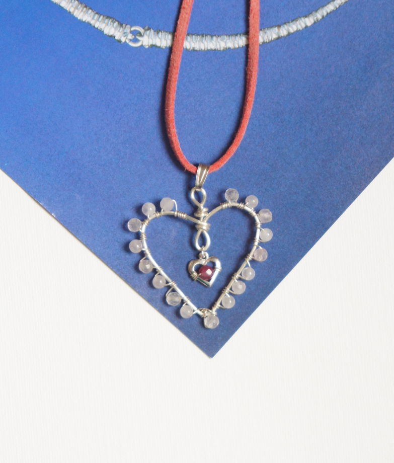 Кулон два сердца плетеный из проволоки wire wrapped розовый кварц рубин