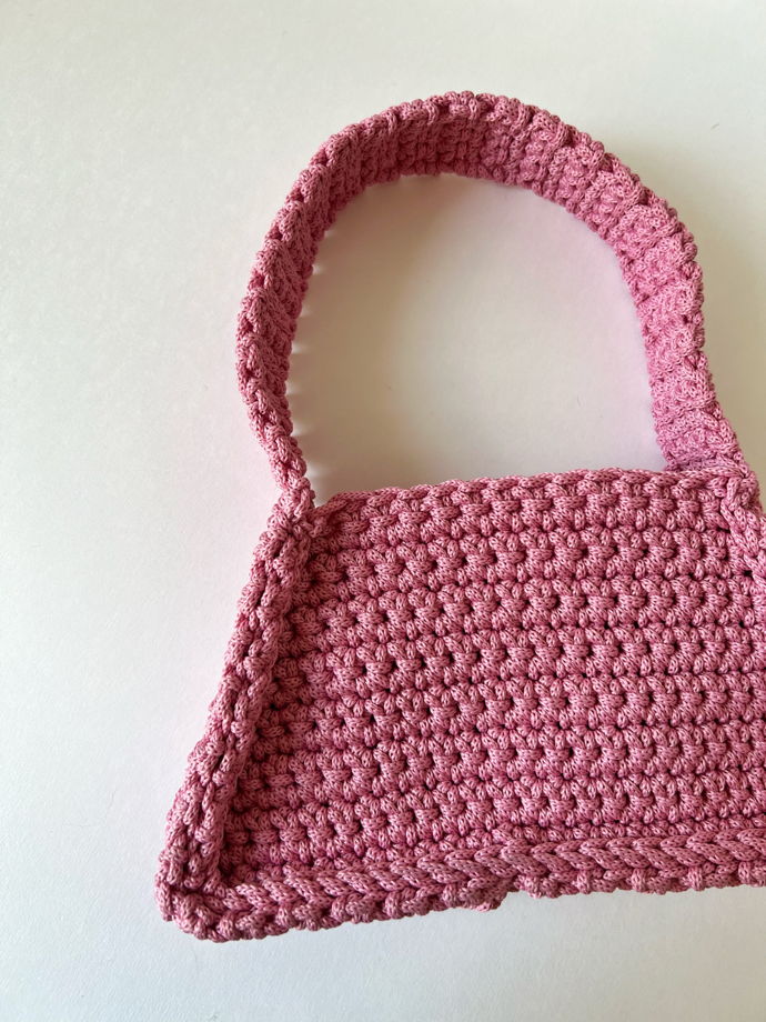 Розовая вязаная сумка из хлопкового шнура