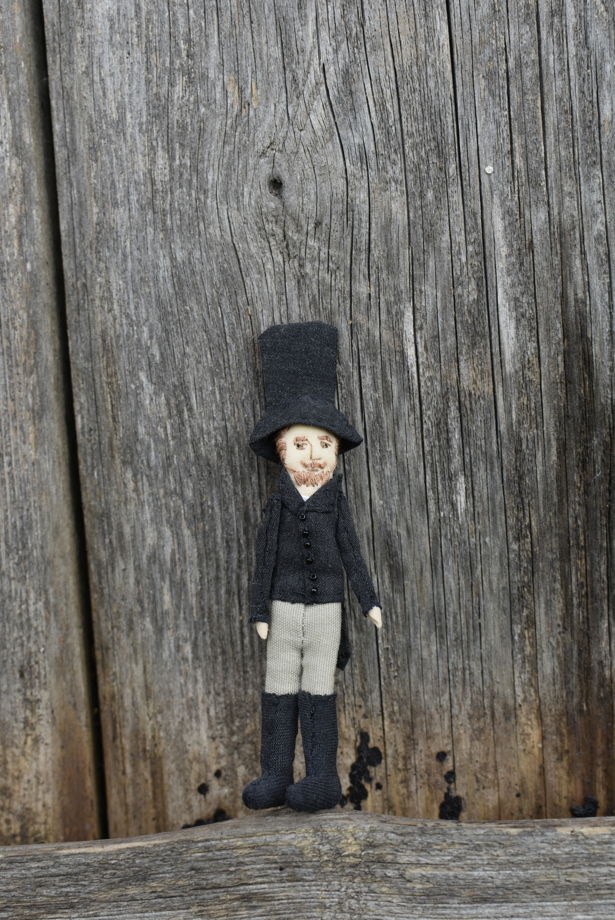 Текстильная кукла "Джентльмен: мистер Бингли" из серии "Пёрышки"
