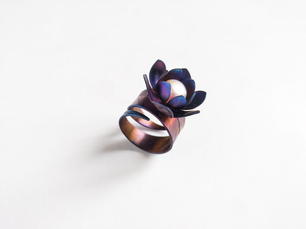 Перстень "Фиолет" из коллекции "TitaniumFlower"