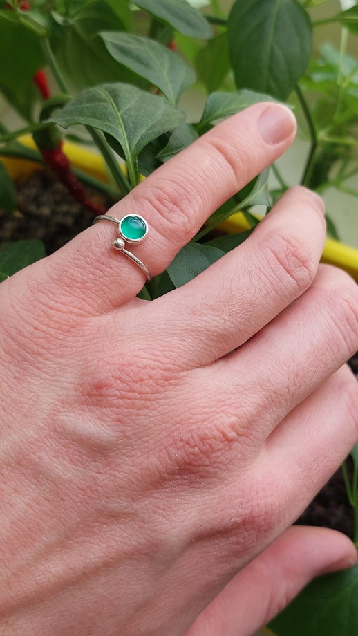 Кольцо с зеленым халцедоном "Сила природы", размеры на заказ