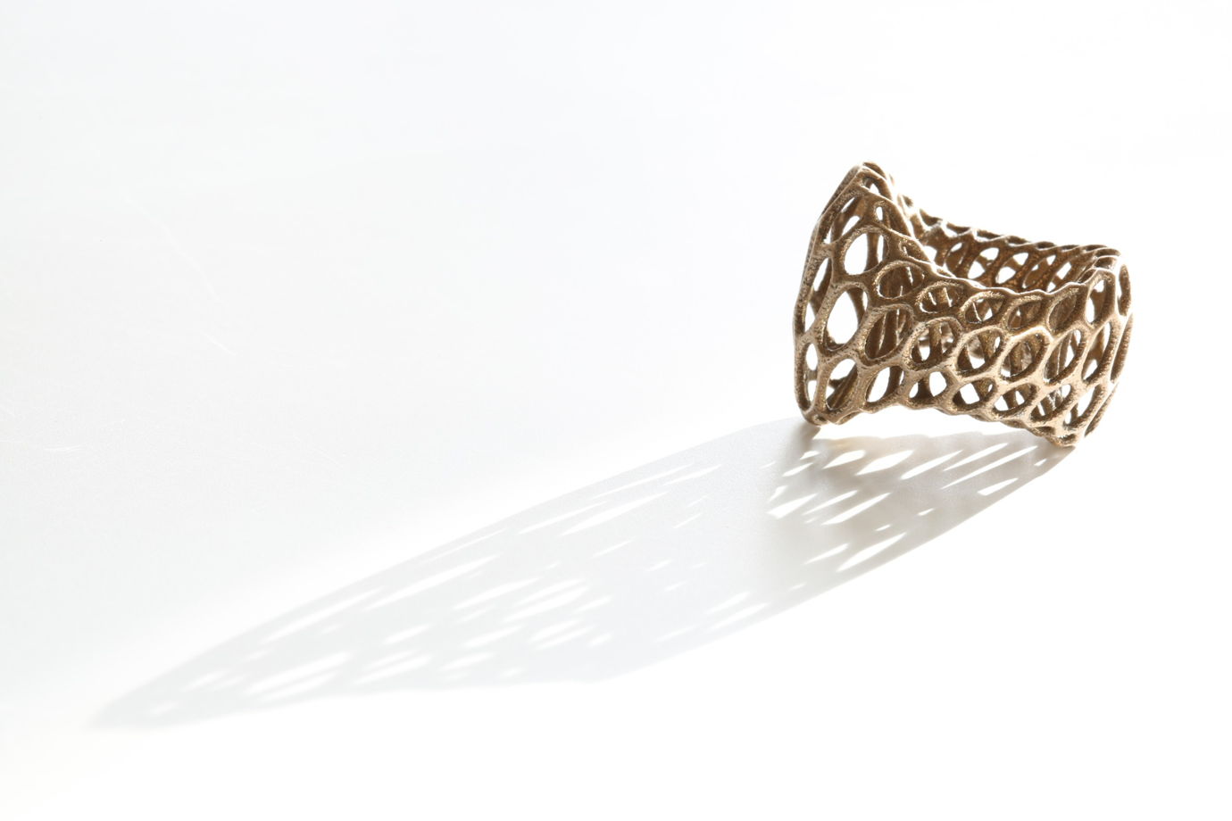 Дизайнерское стальное  геометричное кольцо Skeleton с перфорацией