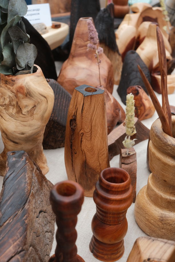 Ваза высокая дубовая