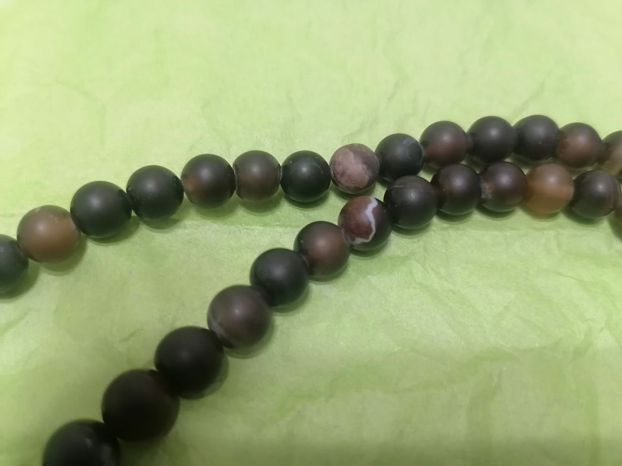 Обвес на телефон из натурального агата.