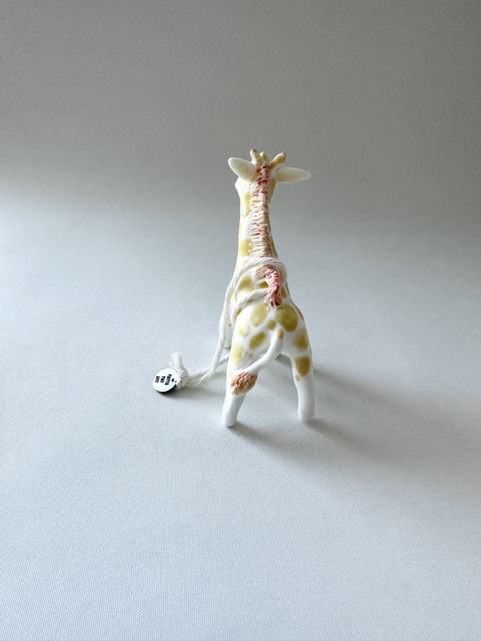 Коллекционная статуэтка -подвес-ёлочная игрушка жираф из английского костяного фарфора ручной работы