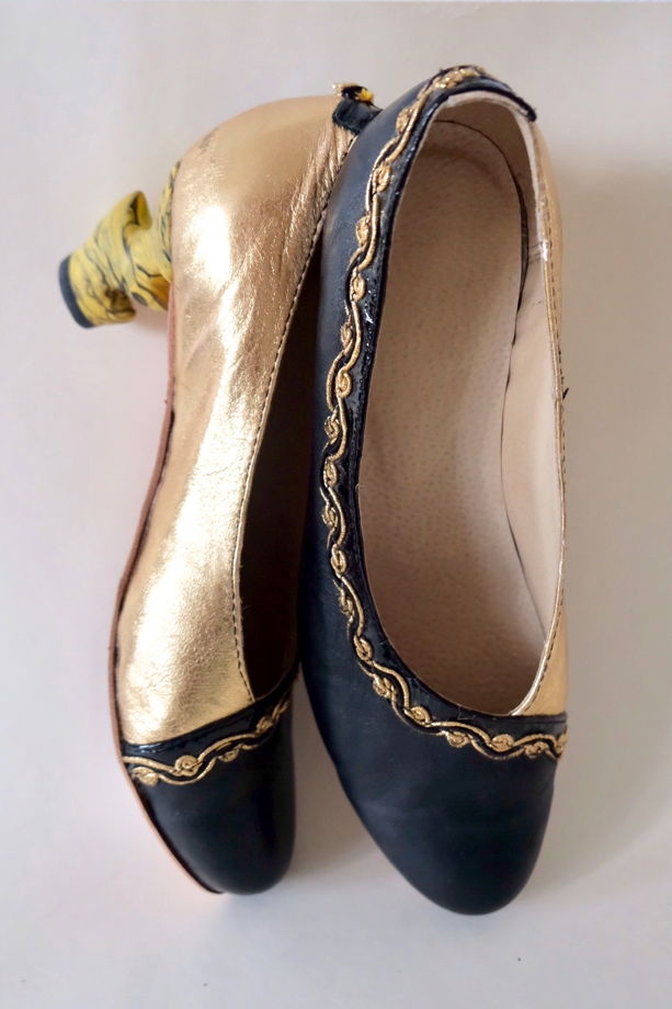 Черно-золотые туфли с динамическими каблуками. Размер 40