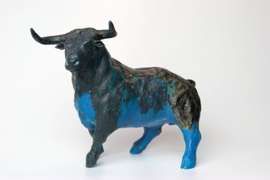 Скульптура бык, фарфор