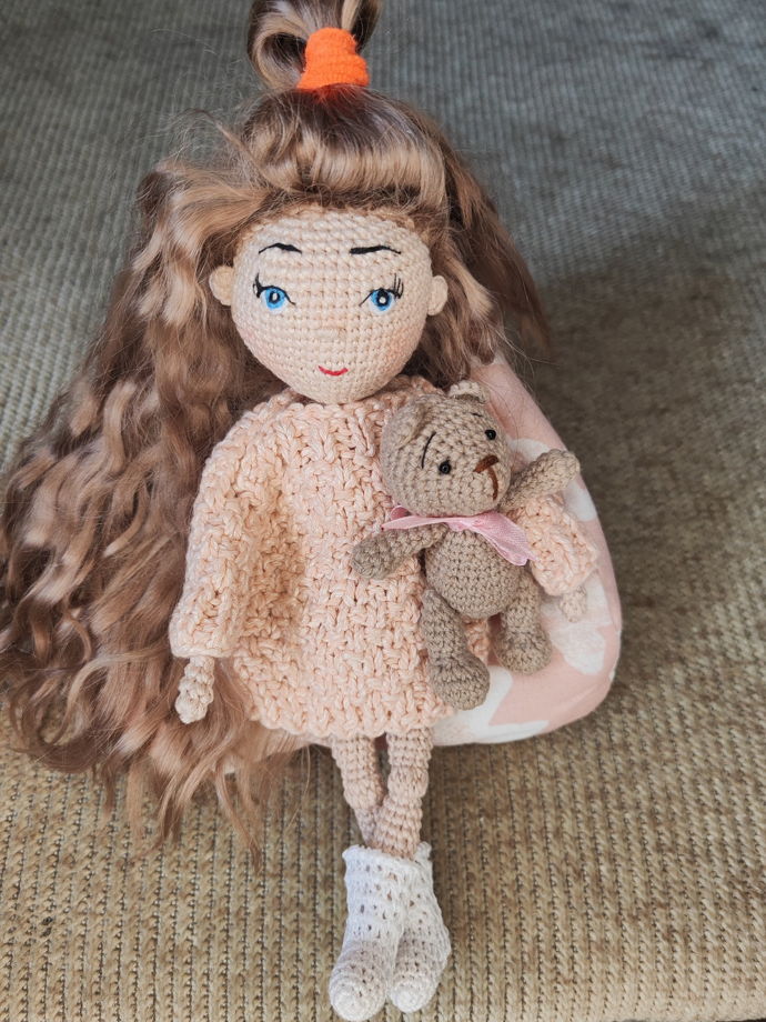 Кукла 18 см с игрушкой