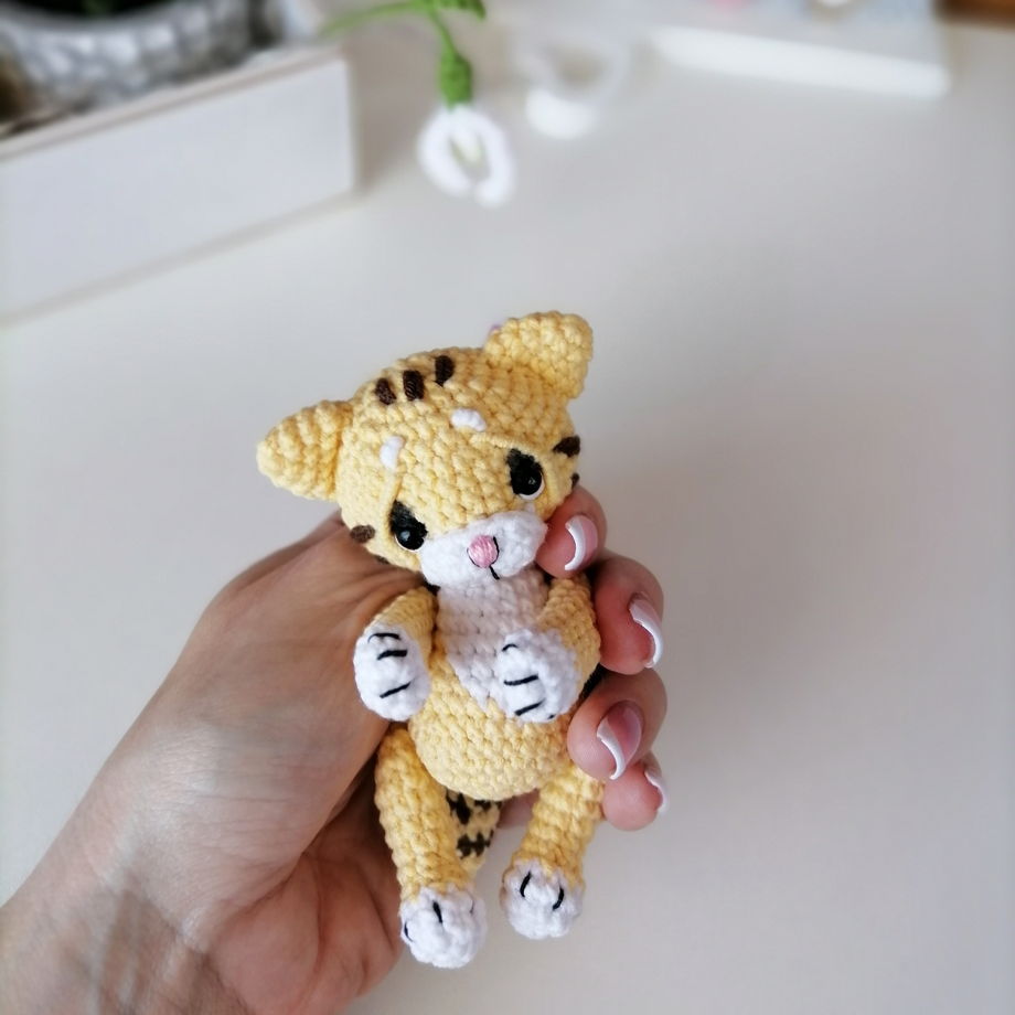 Детская вязаная игрушка желтый котенок / Мягкий котик ручной работы