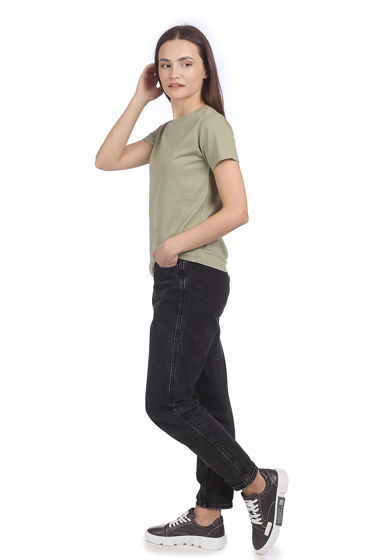 Хлопковая базовая хаки женская футболка с вышивкой в тон