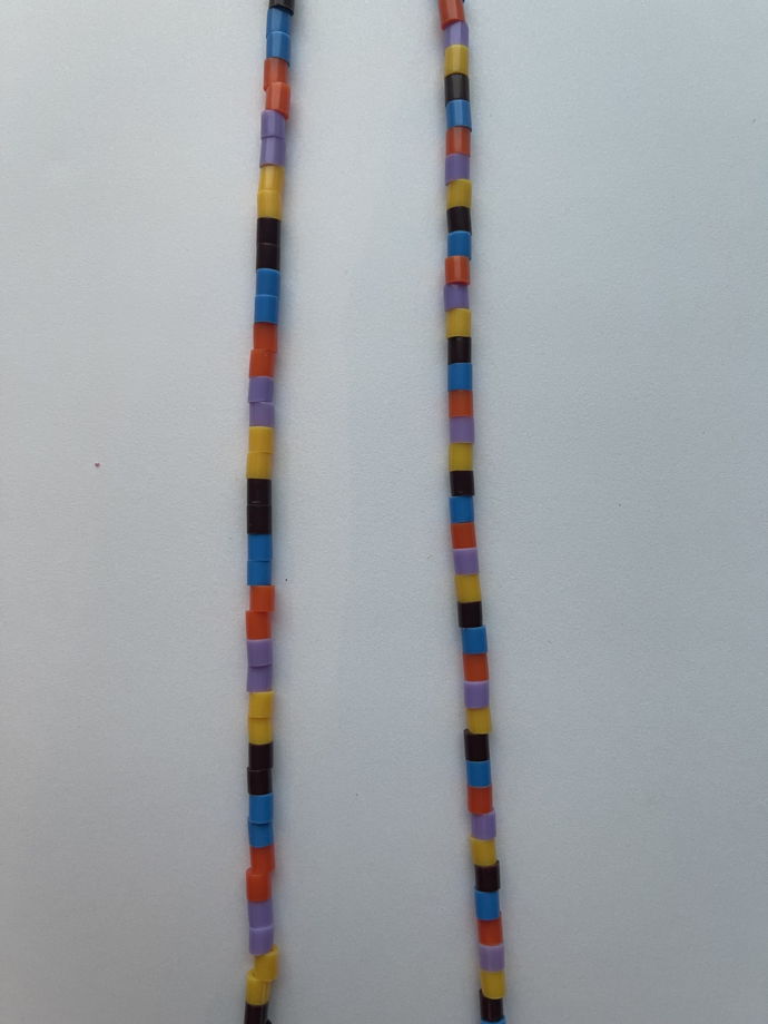 Холдер подвеска для очков из разноцветных пластиковых бусин
