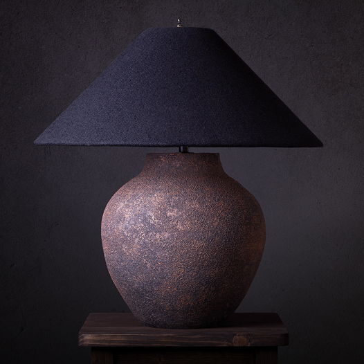 Настольная керамическая лампа ручной работы с темным абажуром «Vabisabi 3»