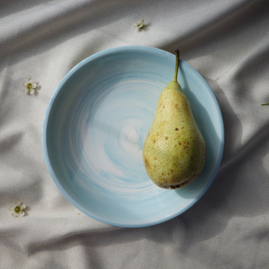 Тарелка глубокая бело-голубая, "Нерияги"