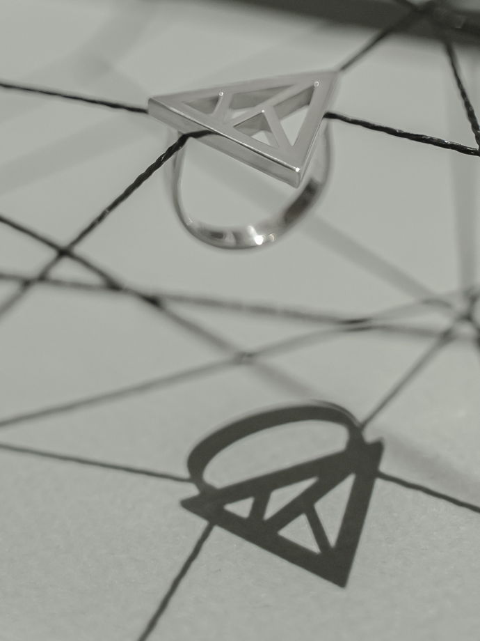 Серебряное геометричное кольцо ПАУТИНА