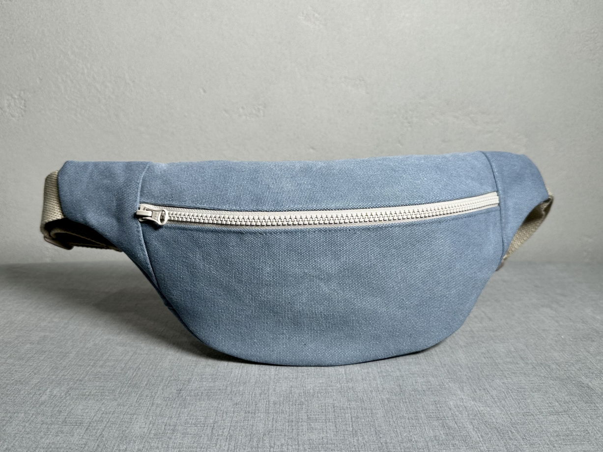 Поясная сумочка из плотного канваса серо-голубая