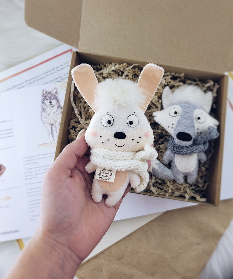 Набор ёлочных игрушек ручной работы Лесные малыши: волчонок и зайчонок