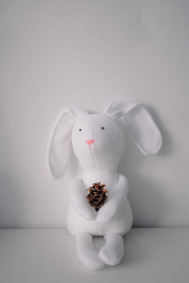Мягкая игрушка ручной работы белый кролик