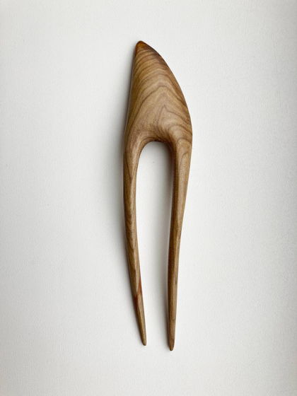 Деревянная шпилька из рябины "Листик рябины"