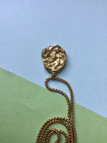 Кулон из желтого металла с цепочкой «Морская скала»